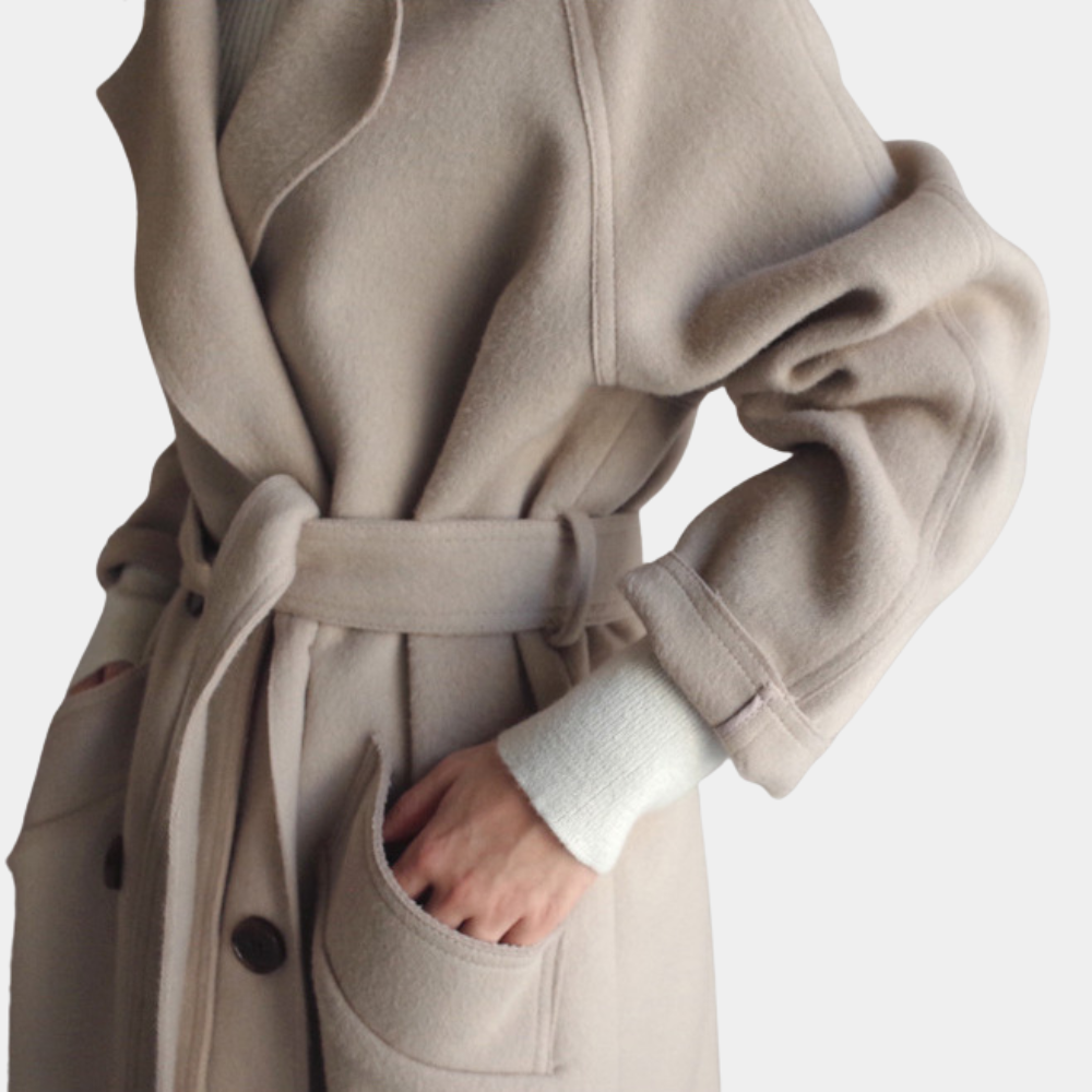 Stylish Long Women's Coat for an Elegant Look