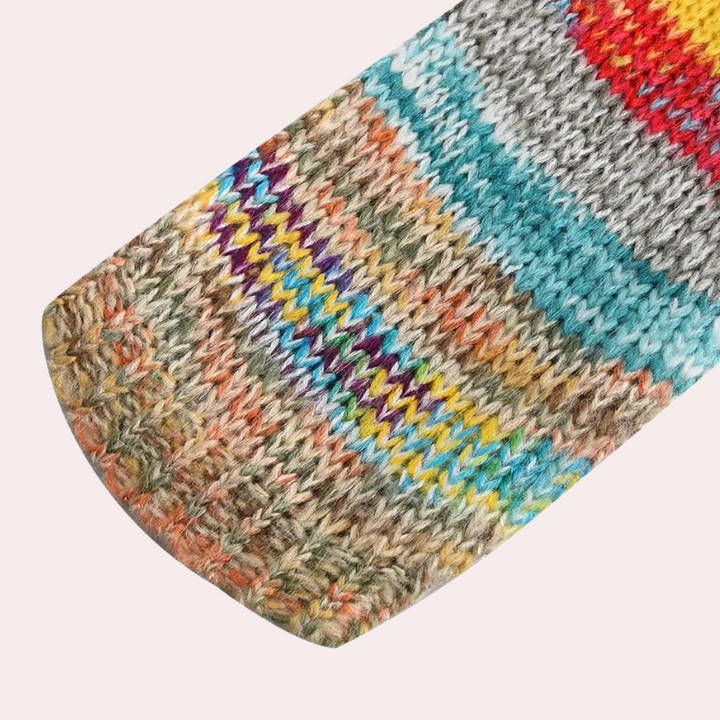 Lina - Vibrant Cardigan for Women with Fashionable V-Neck