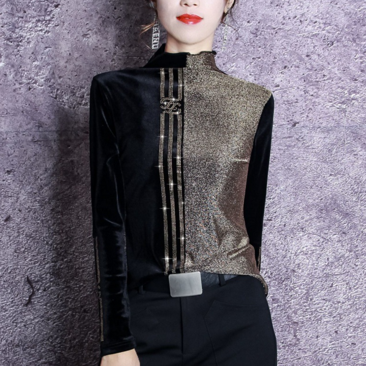 Xanthi - Fashionable Women's Sweater with Trendy Round Neck