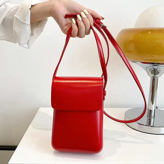 Stylish and durable shoulder bag for everyday use