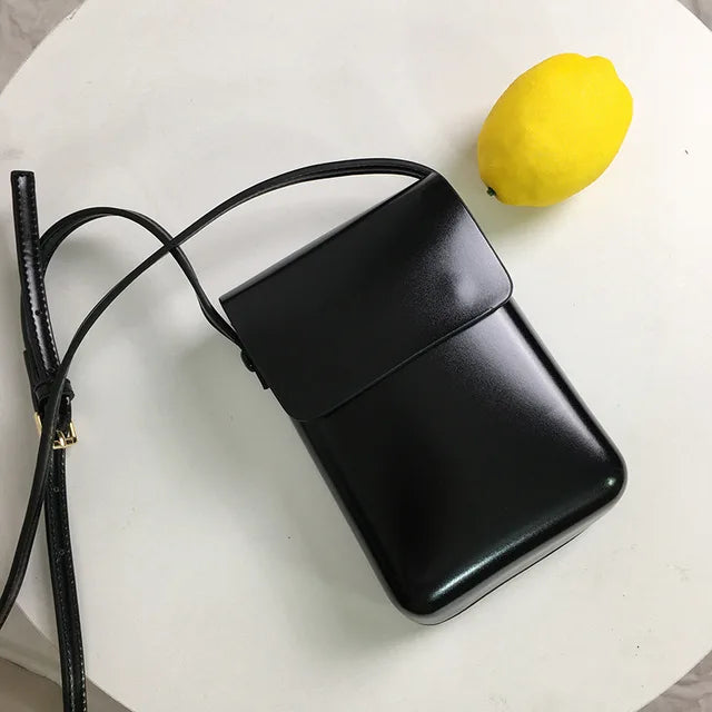 Stylish and durable shoulder bag for everyday use