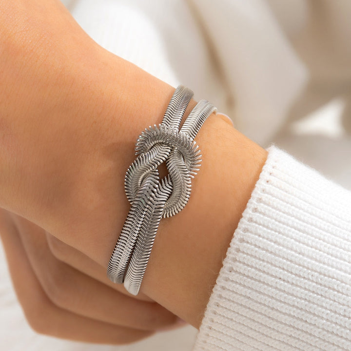 Sienna - Elegant Knot Bracelet for Women