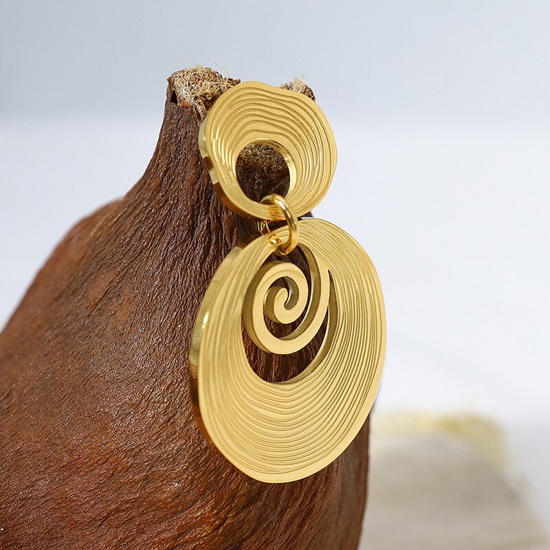 Bea - Elegant 316L Stainless Steel Gold Earrings for the Modern Woman