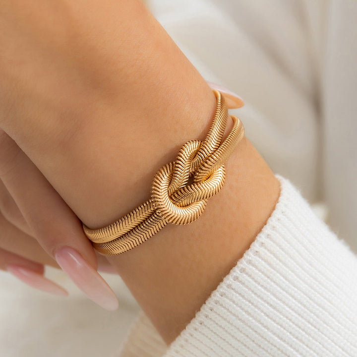 Sienna - Elegant Knot Bracelet for Women